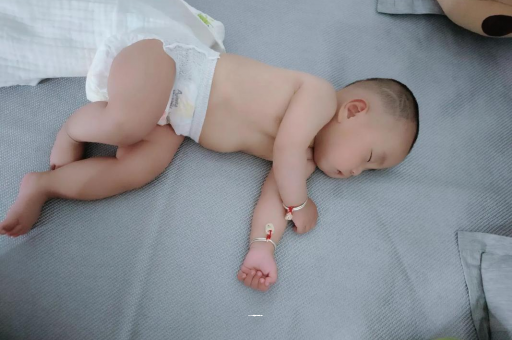 芜湖宝宝积食发烧怎么处理